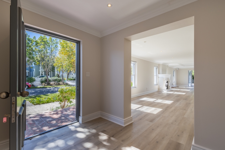 4 Bedroom Property for Sale in Thesen Islands Western Cape
